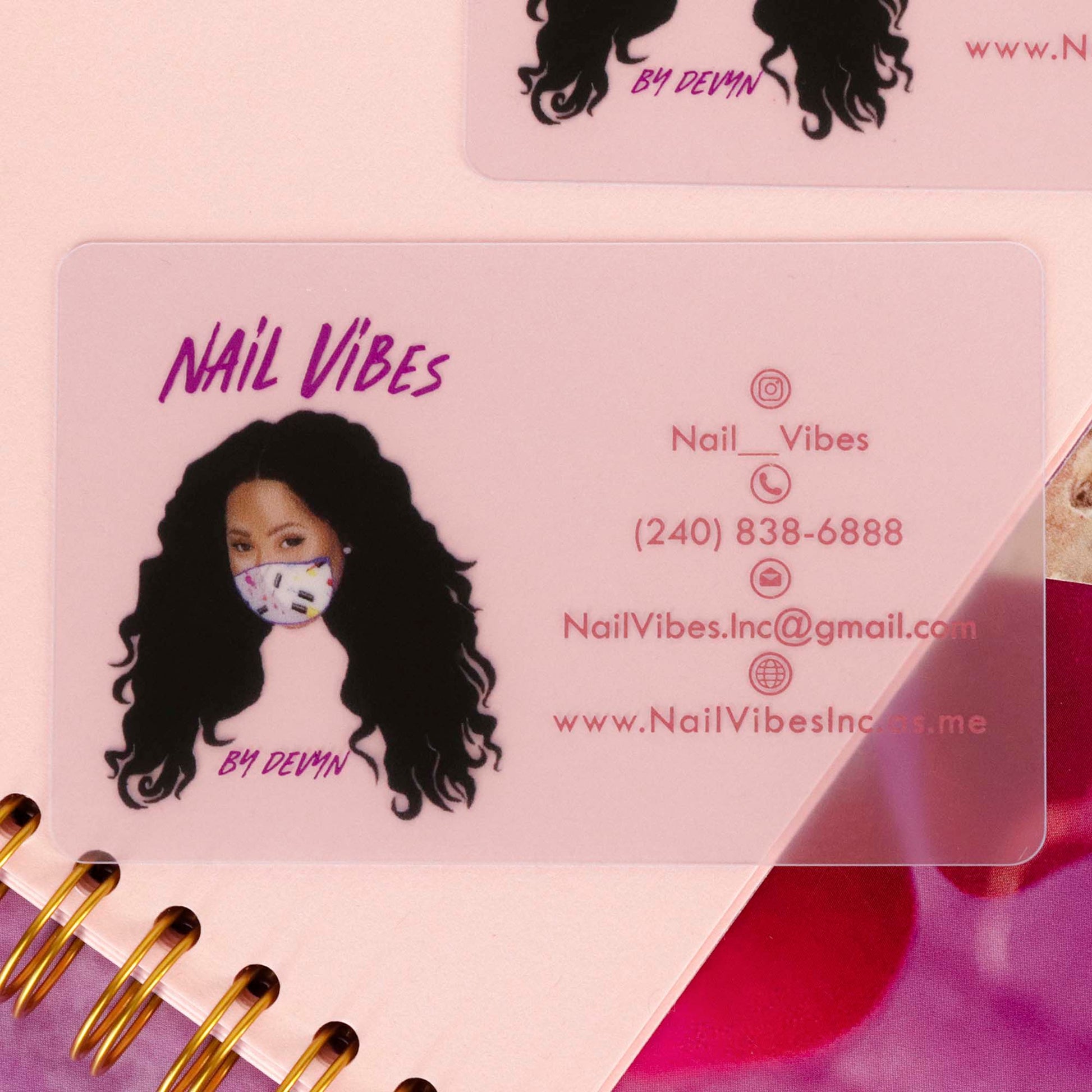 Nail salon business cards | Hologram plastic business cards | Frosted business cards | Photo printing Bcards BcardsCreation