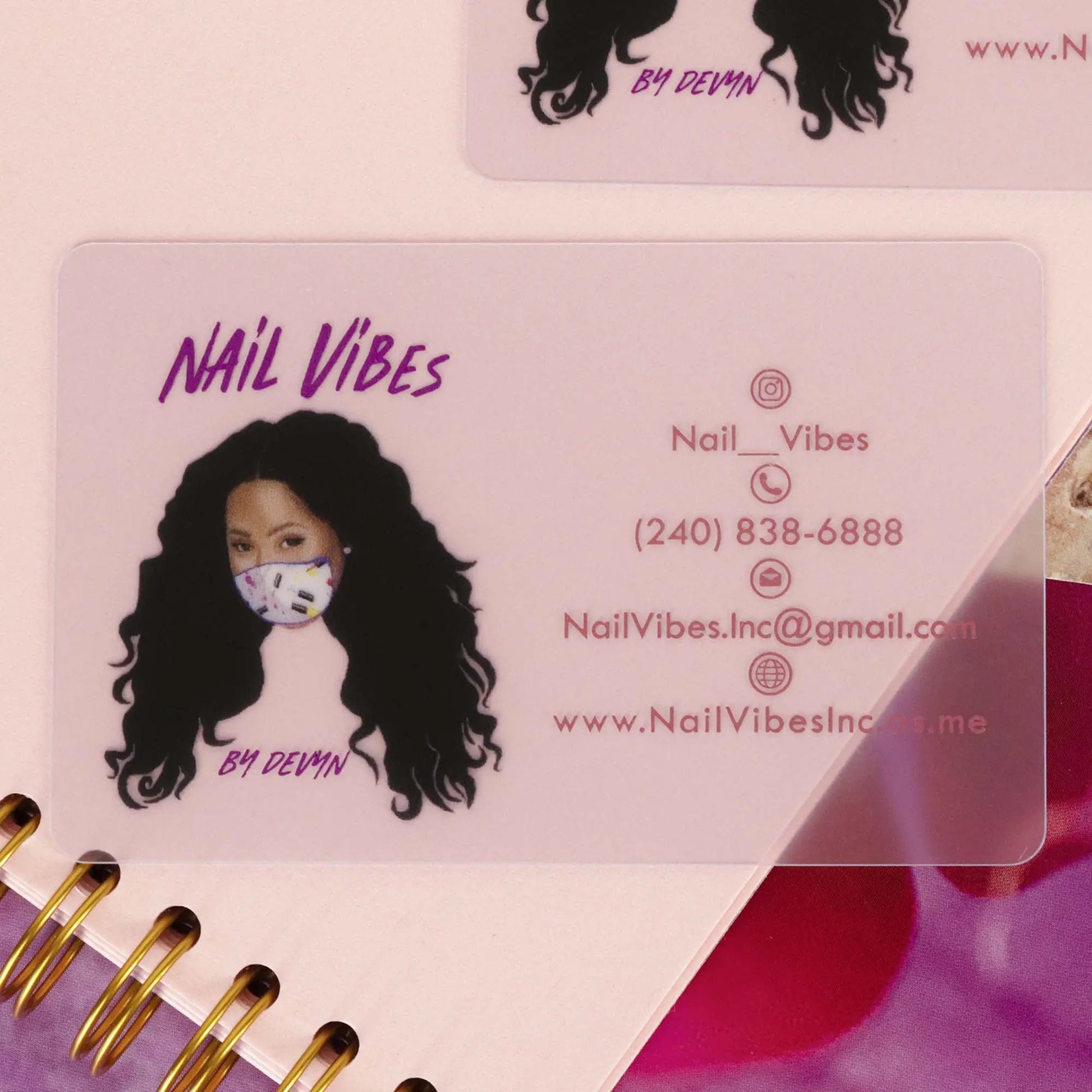 Nail salon business cards | Hologram plastic business cards | Frosted business cards | Photo printing BcardsCreation